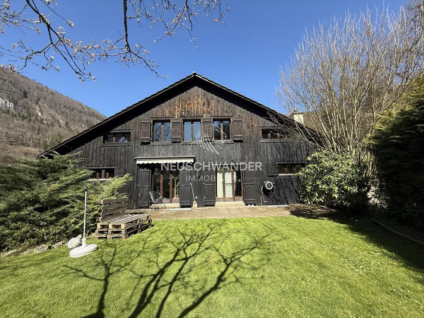 Single house for sale - Photo 1 of 13