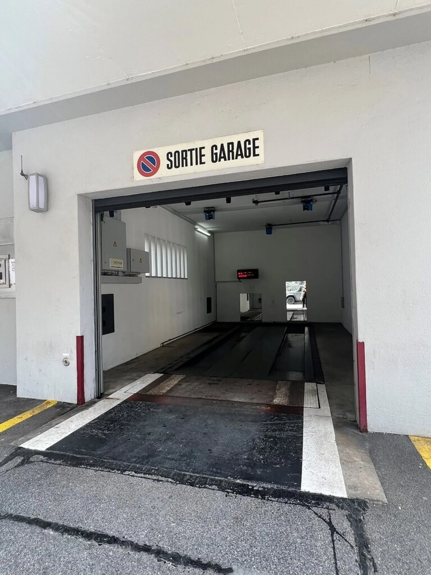 Posto auto sotterraneo in affitto a Territet - Foto 2 di 5