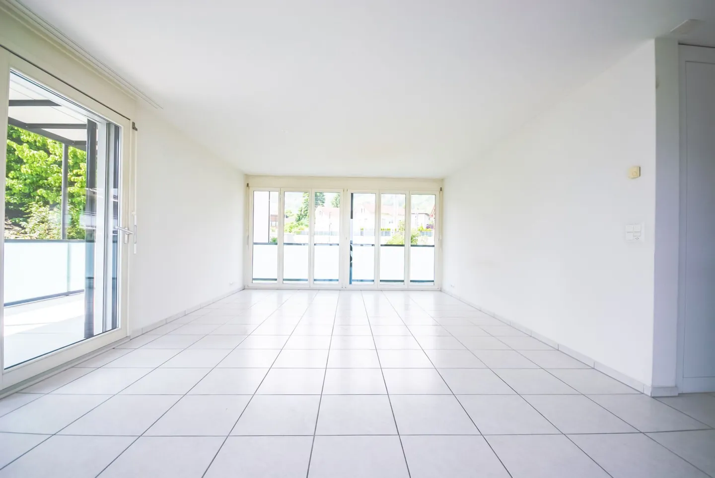 Charmante appartement 4.5 pièces avec grand balcon - Photo 2 sur 12