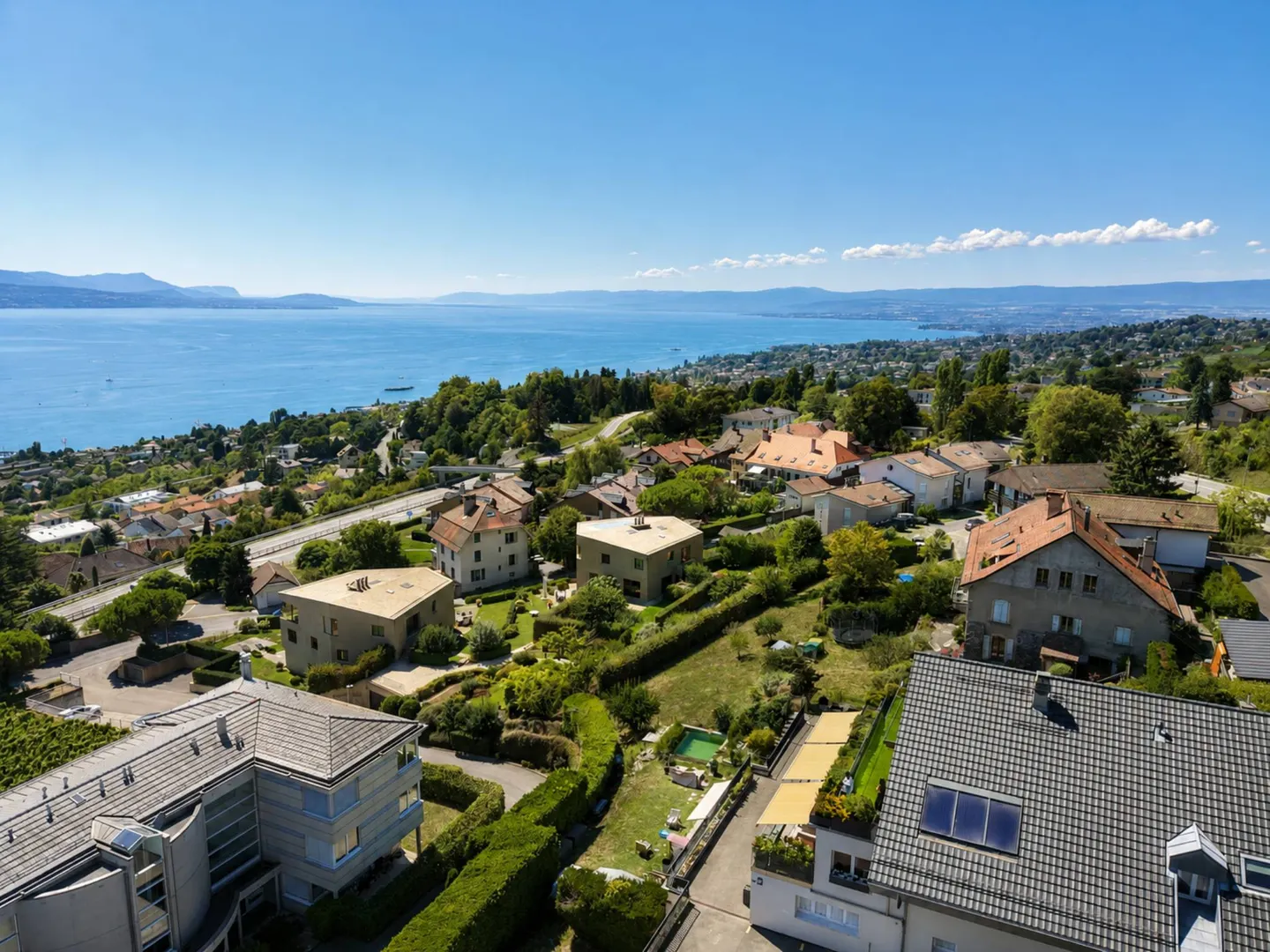 Duplex Incantevole con Vista Lago - Foto 1 di 13