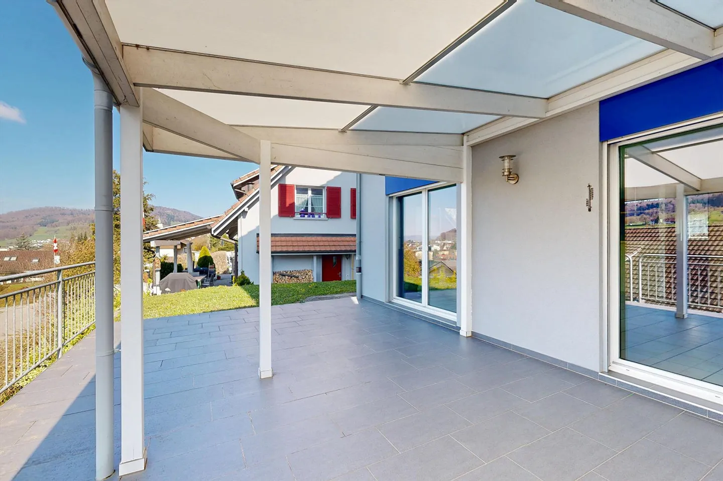 5.5-Room Double Family House with Beautiful View - Photo 15 of 16