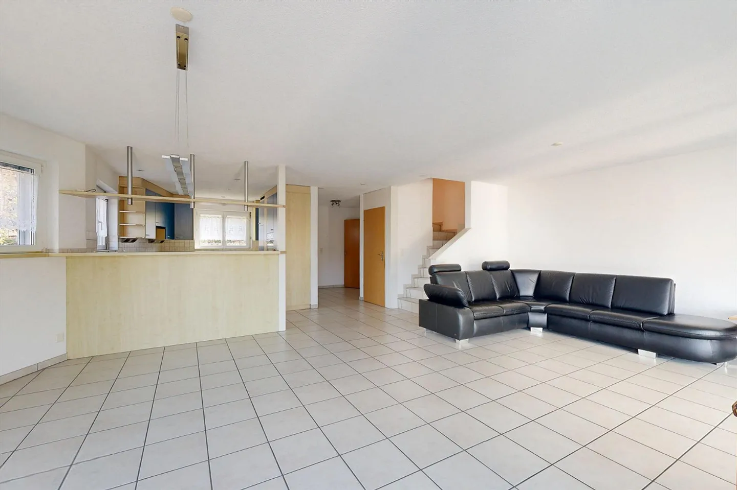 5.5-Room Double Family House with Beautiful View - Photo 4 of 16