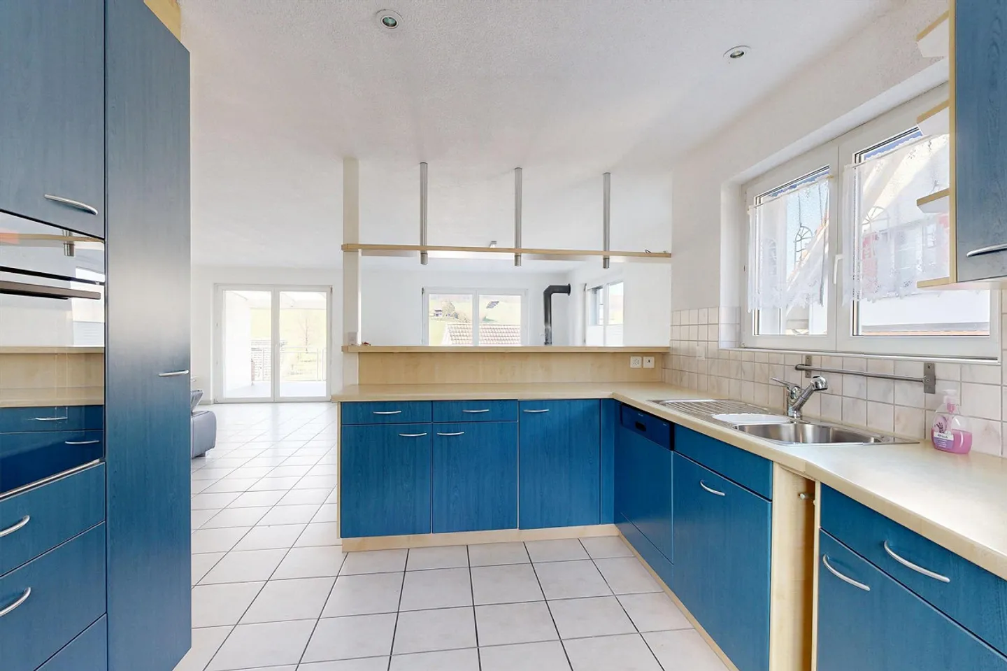 5.5-Room Double Family House with Beautiful View - Photo 6 of 16