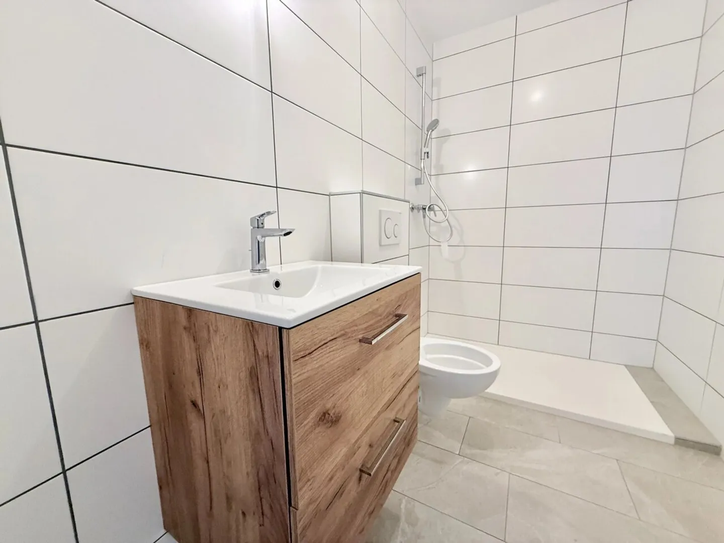 Charming Renovated House in Vétroz - Photo 5 of 13