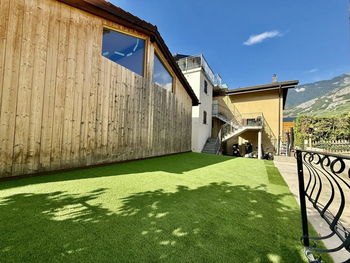 Charming Renovated House in Vétroz - Photo 10 of 13