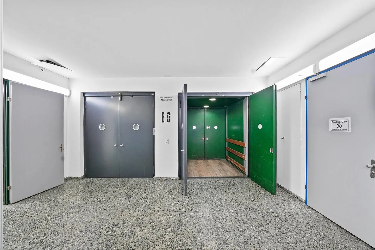 Beaucoup d'espace ouvert plus salle de réunion ! - Photo 4 sur 11