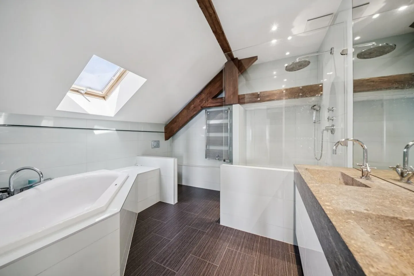 Aussergewöhnliches Weinhaus - Foto 9 von 13