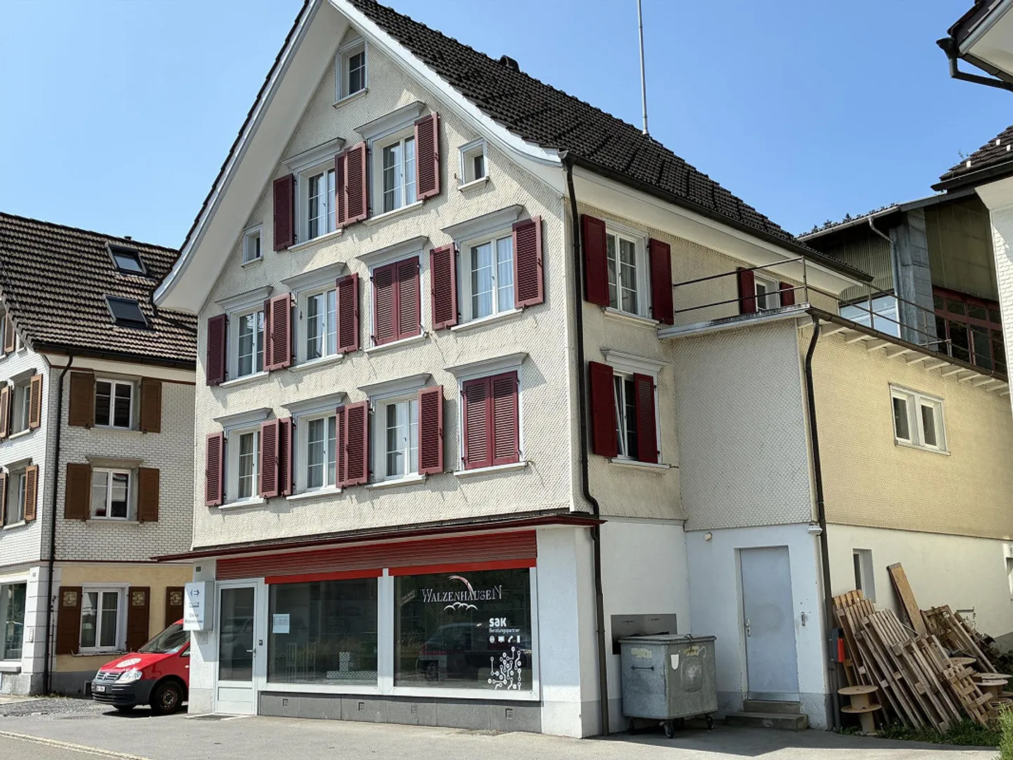 Vielseitige Gewerberäumlichkeiten - Foto 2 von 17