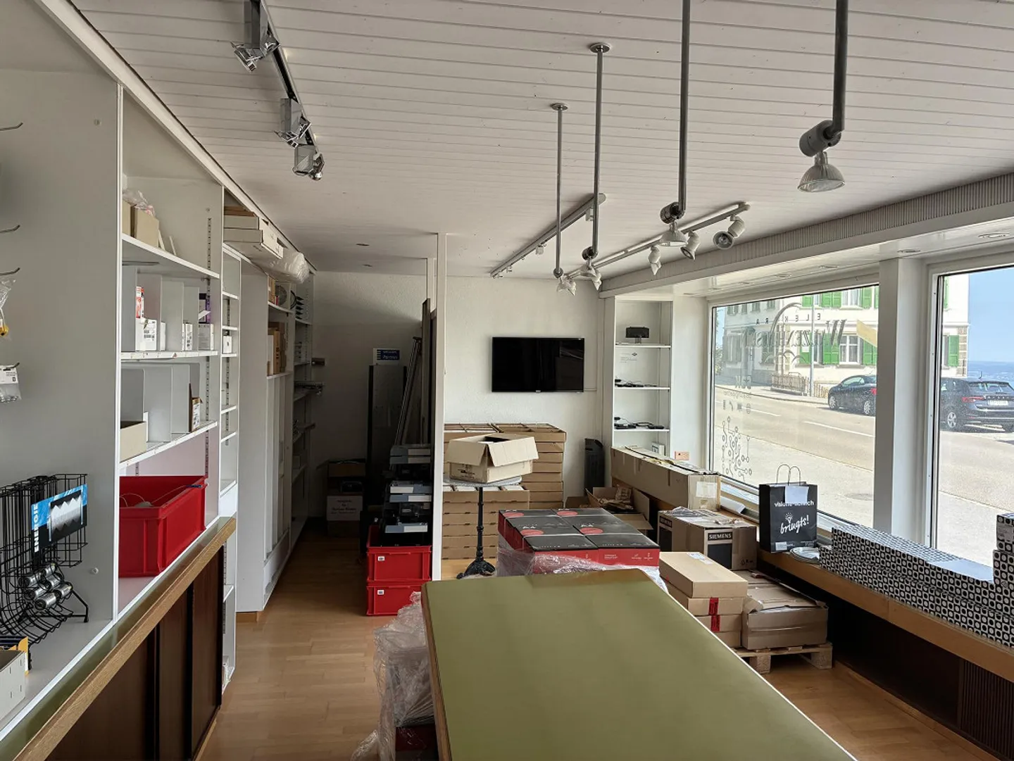 Vielseitige Gewerberäumlichkeiten - Foto 6 von 17