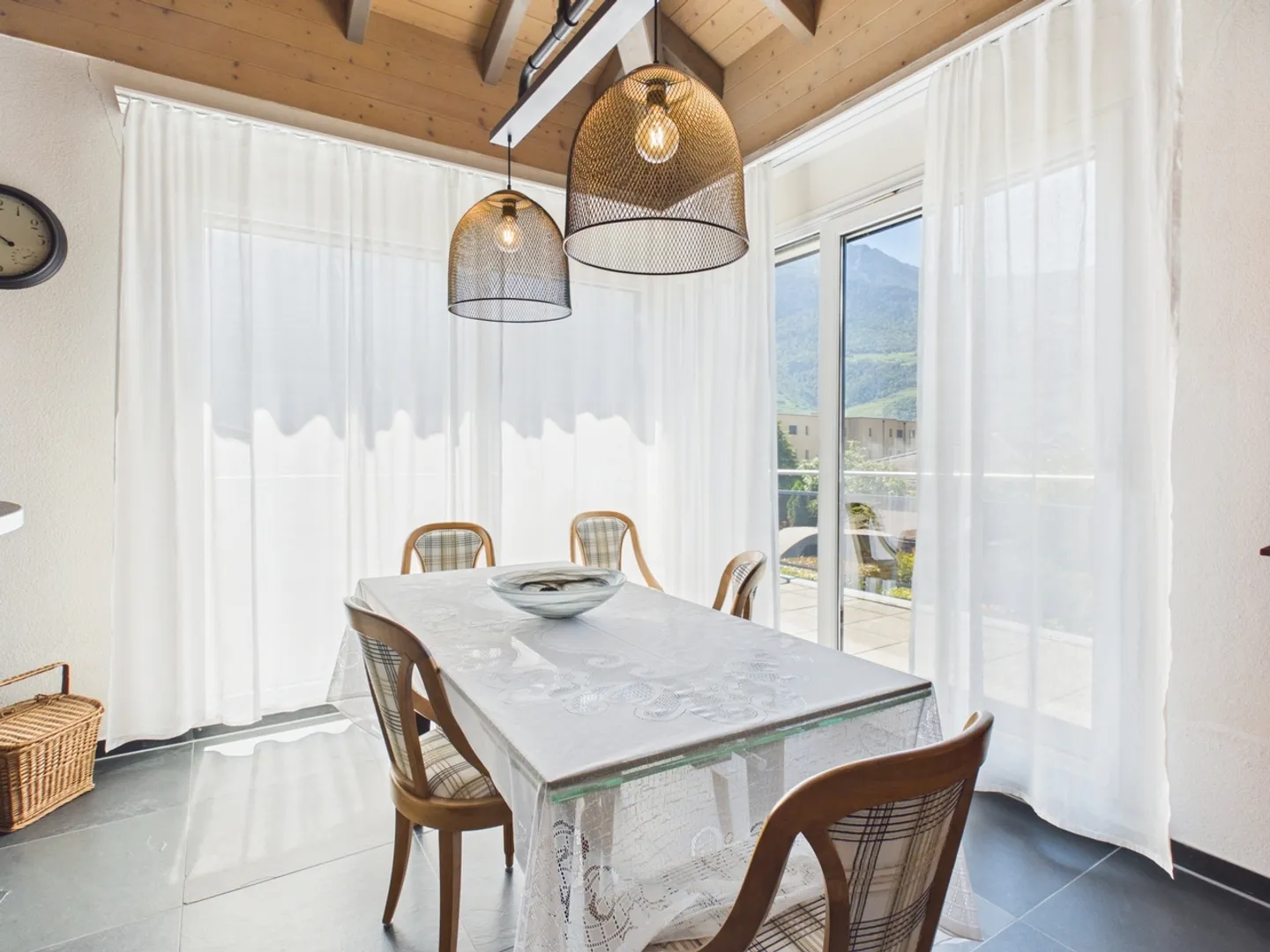 Duplex spacieux avec vue montagne - Photo 4 sur 9