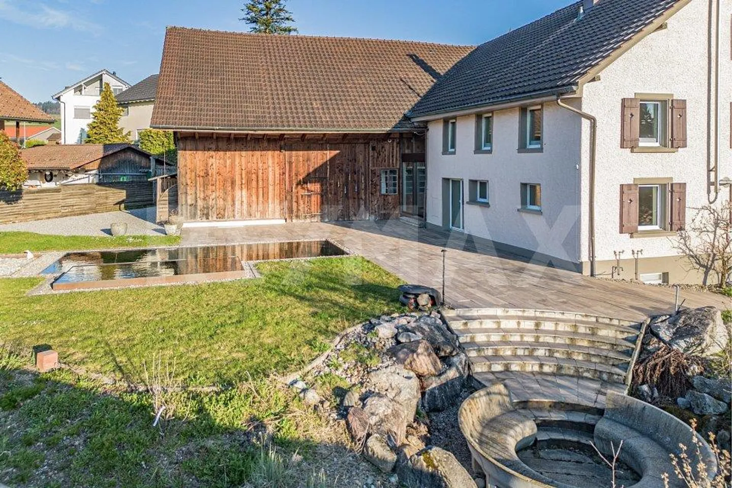 Casa di 6 stanze elegantemente curata con piscina naturale e grande giardino - Foto 7 di 13