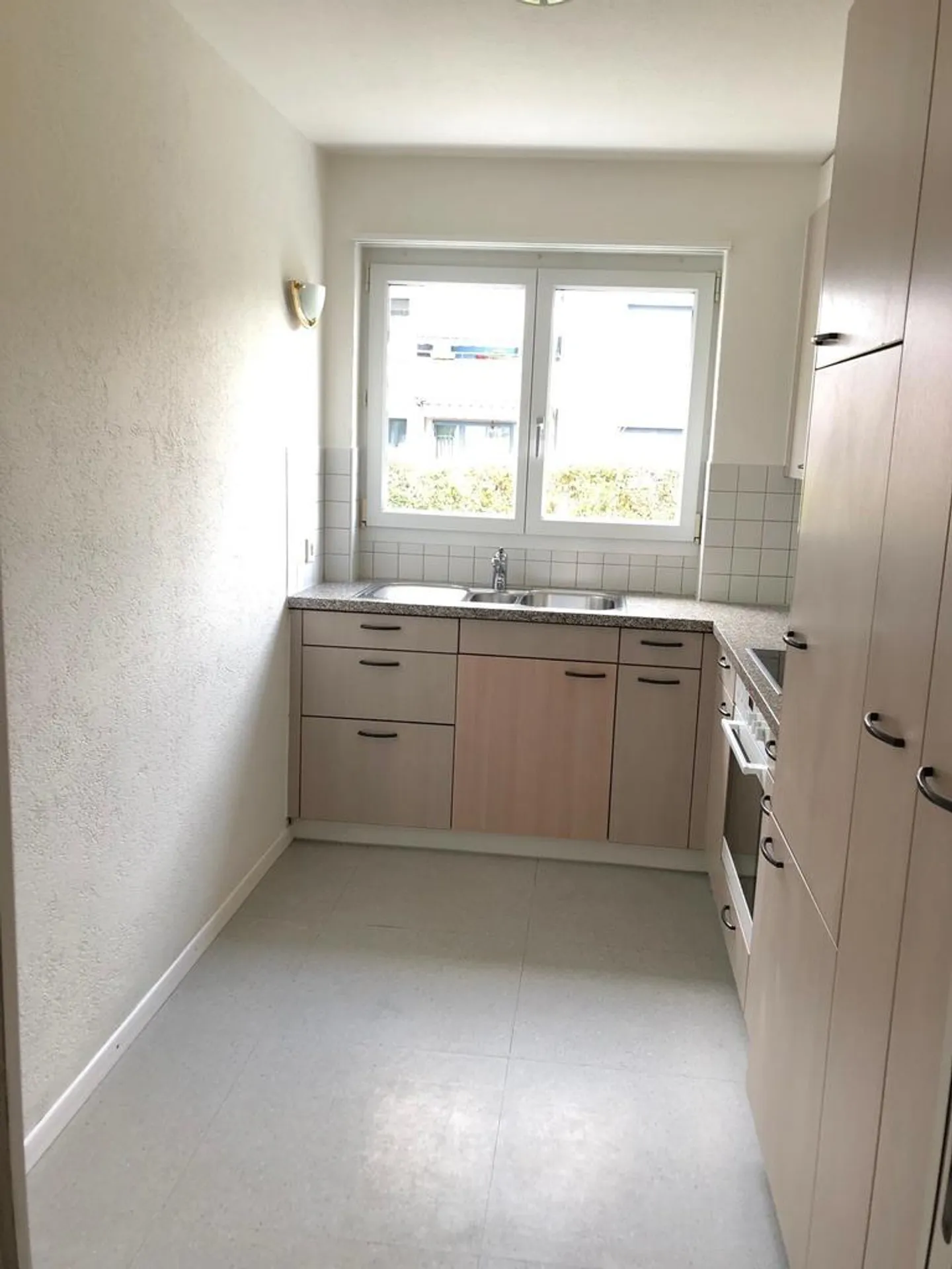 Appartamento affascinante con balcone cerca nuovi inquilini ... - Foto 2 di 9