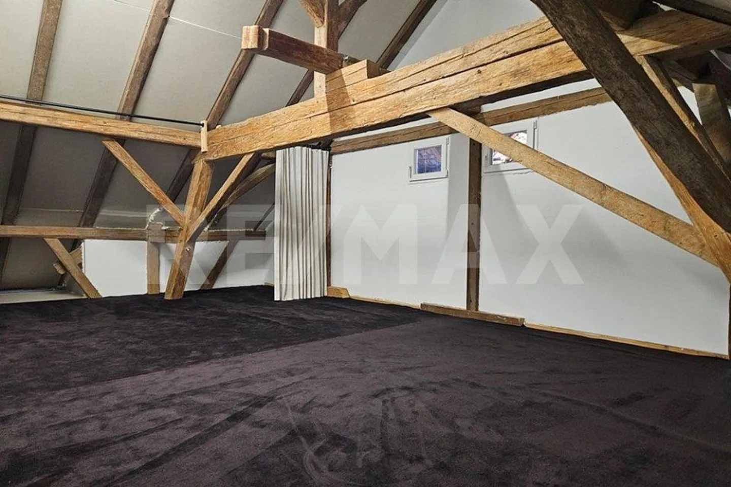 Casa di 6 stanze elegantemente curata con piscina naturale e grande giardino - Foto 13 di 13