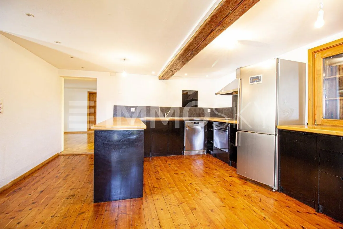 VIRTUAL TOUR: 4.5-Room Apartment in a Two-Family House - Photo 3 of 5