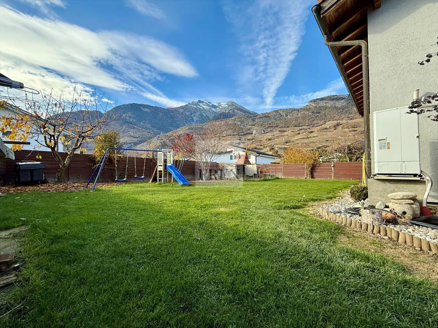 Villa indipendente di 6 locali di 146 m2 abitabili + seminterrato con garage - Ideale per famiglie - Foto 10 di 13