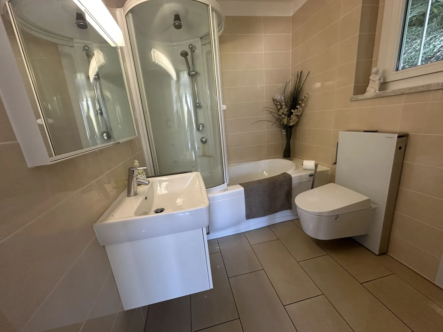 Appartement meublé 2.5 pièces avec vue imprenable sur le lac - Photo 6 sur 7