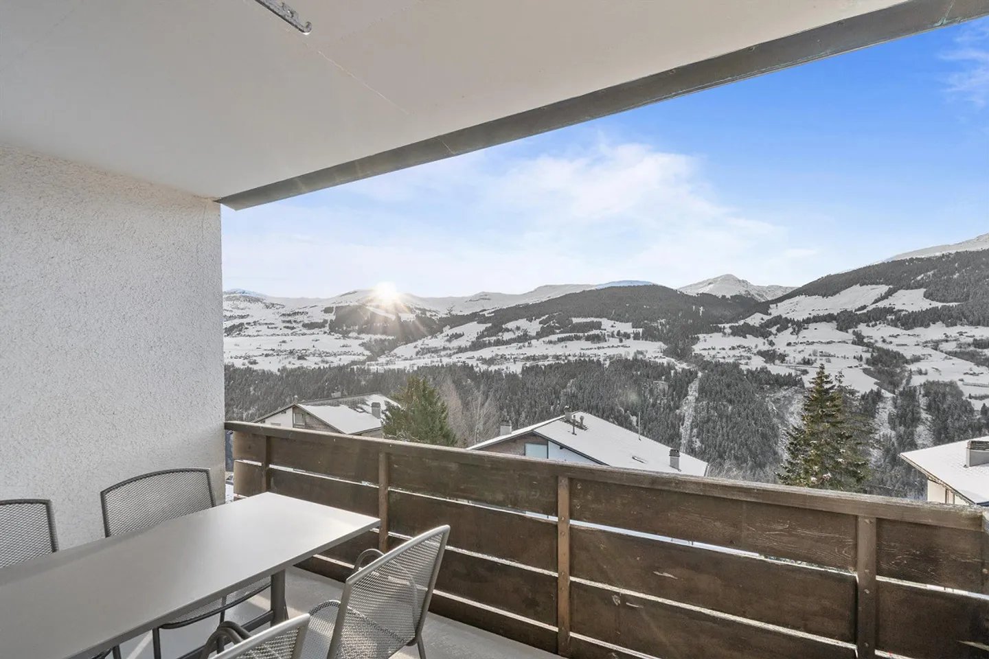 Renovated 2 ½ room apartment with charming view, underground garage - Photo 6 of 30