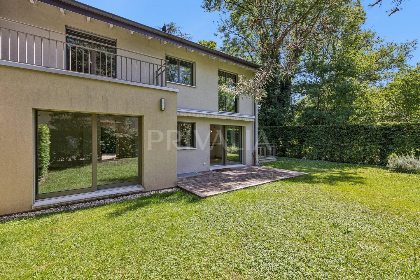 Stepped house for sale - Photo 1 of 7