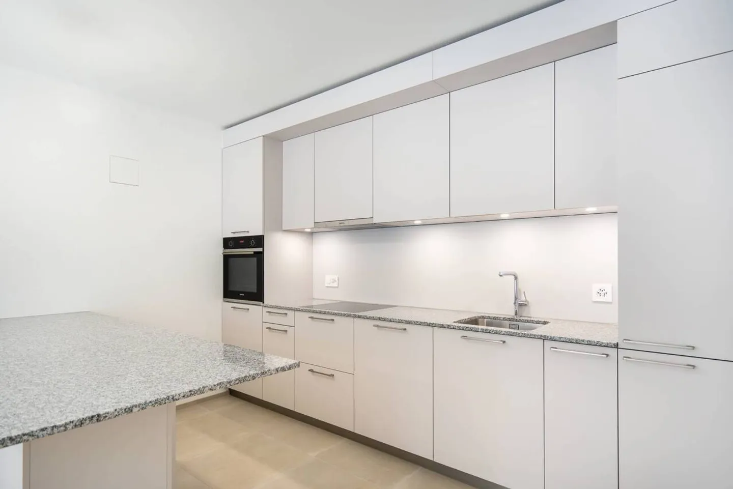 Apartment for rent - Photo 3 of 12