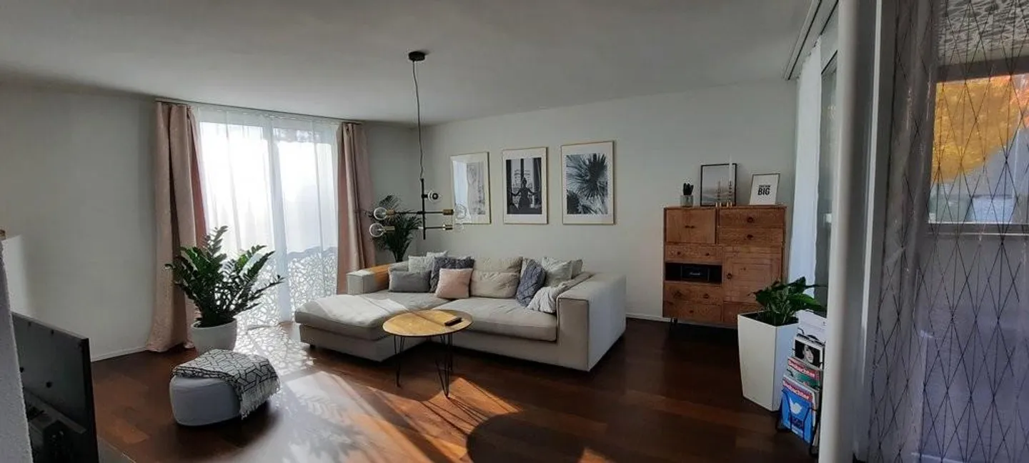 Central, modern, close to nature - Photo 1 of 6