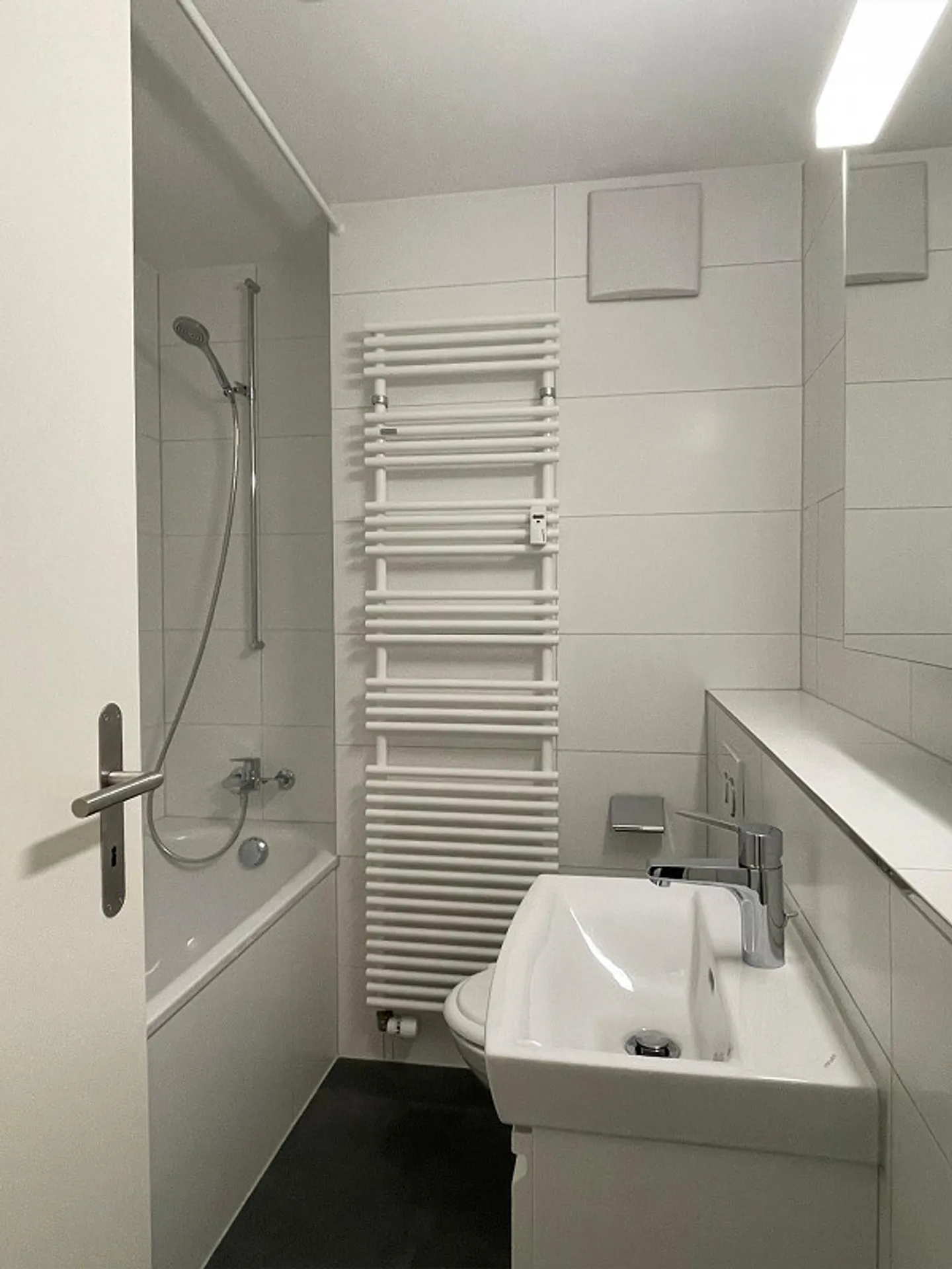 Appartamento moderno, situato al 4° piano, vicino al Reno - Foto 2 di 9
