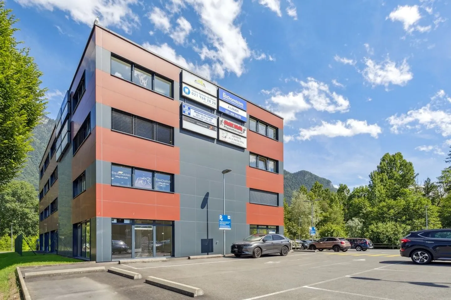 Spazio commerciale/ufficio/ambulatorio di 65m2 a Noville - Foto 2 di 8