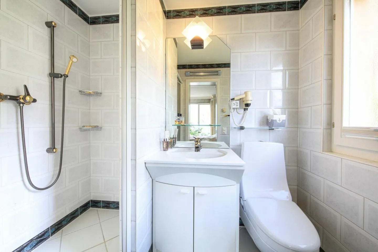 RONCO S/ASCONA - Duplex Apartment with Enchanting Lake View - Photo 17 of 30