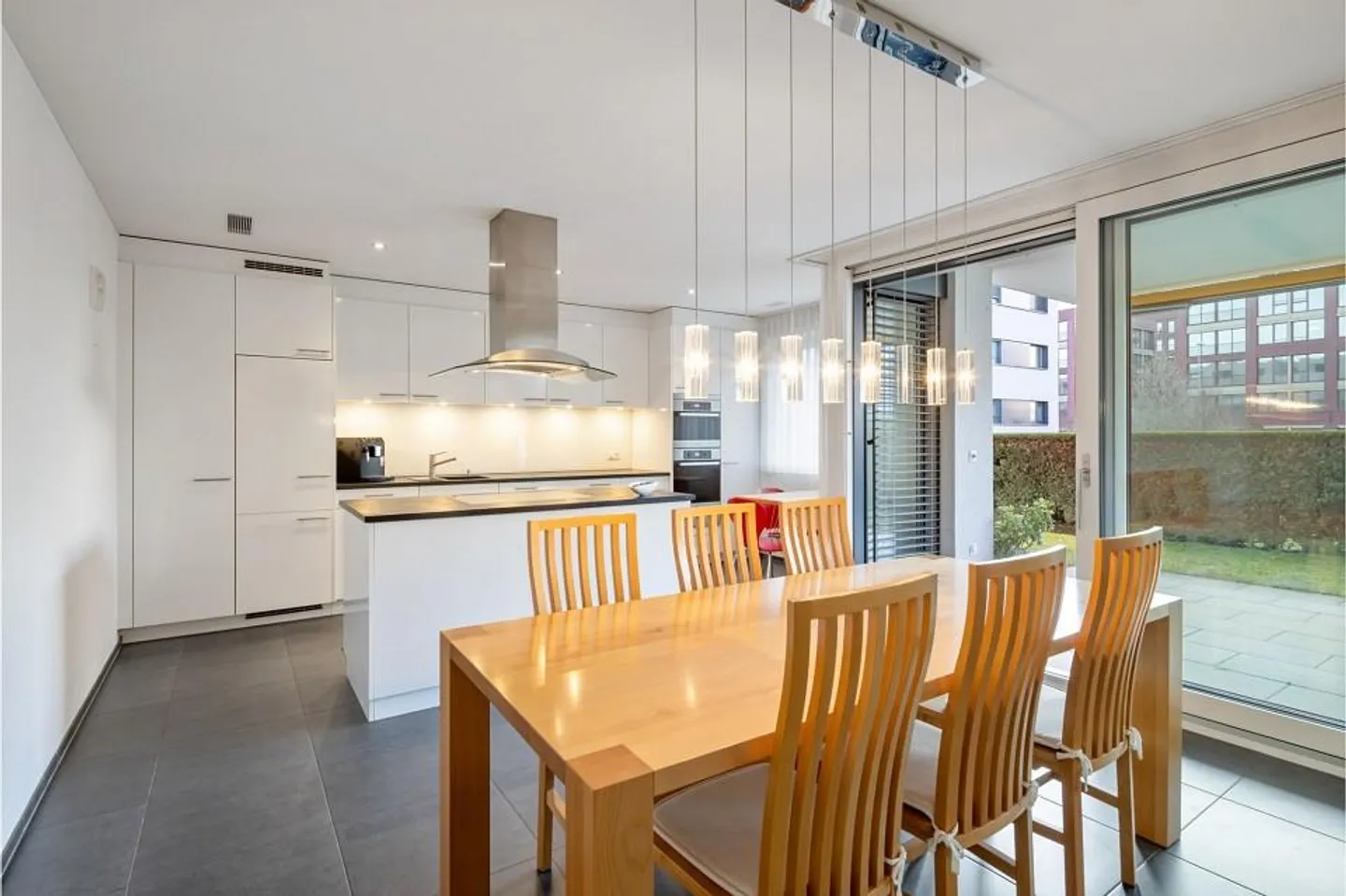 Modern 3.5-room garden apartment in Cham - Photo 3 of 6