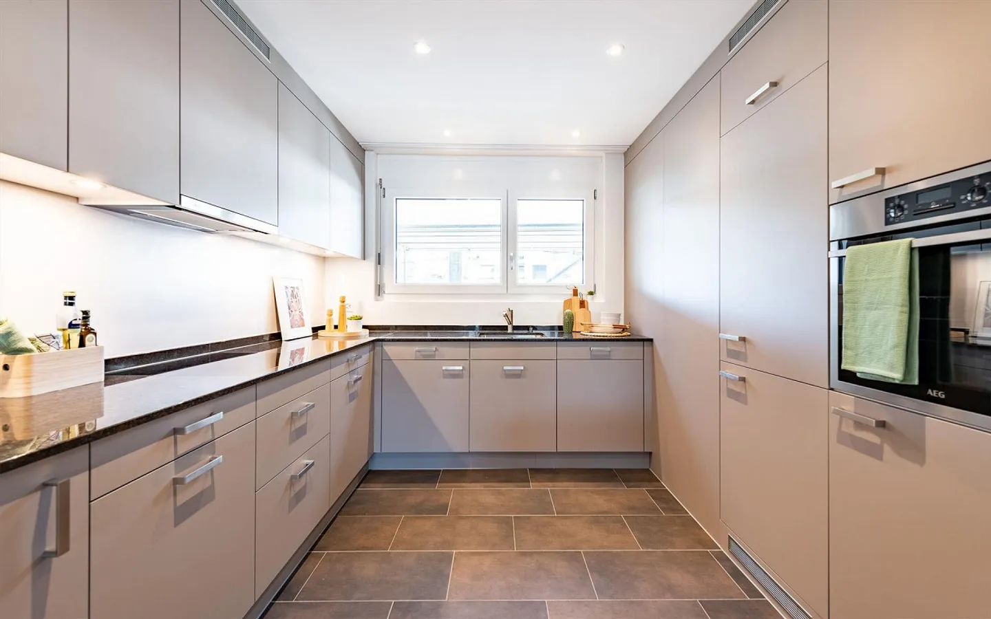 Modernes Apartment in Neuhausen - Foto 3 von 8