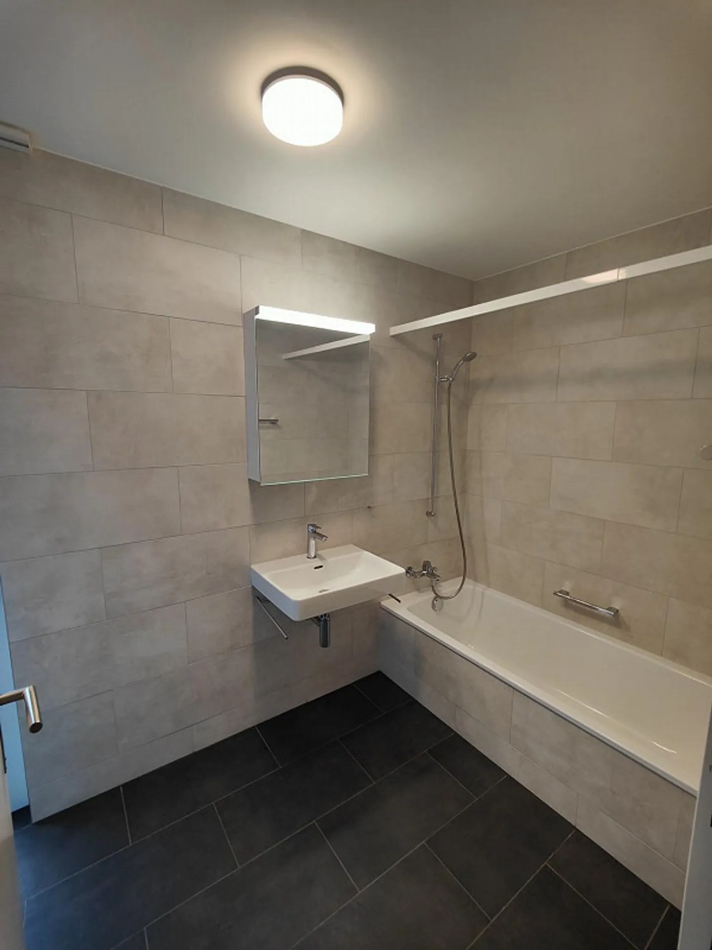 Appartement charmant dans un nouveau bâtiment à Grenchen - Photo 8 sur 10