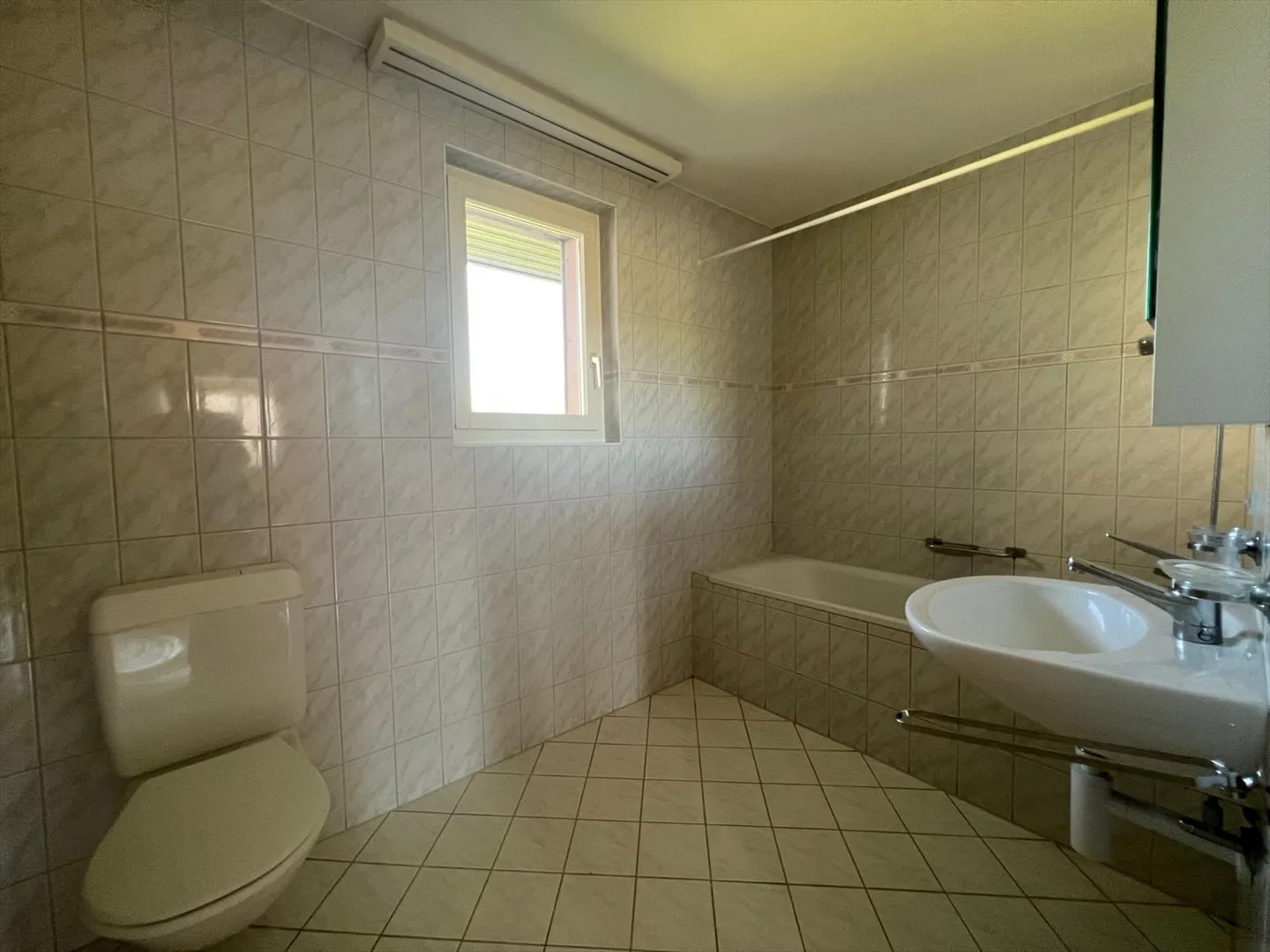 Wunderschöne 4-Zimmer-Duplexwohnung in ruhiger Lage mit Terrasse - Sonderangebot für die Miete! - Foto 6 von 13