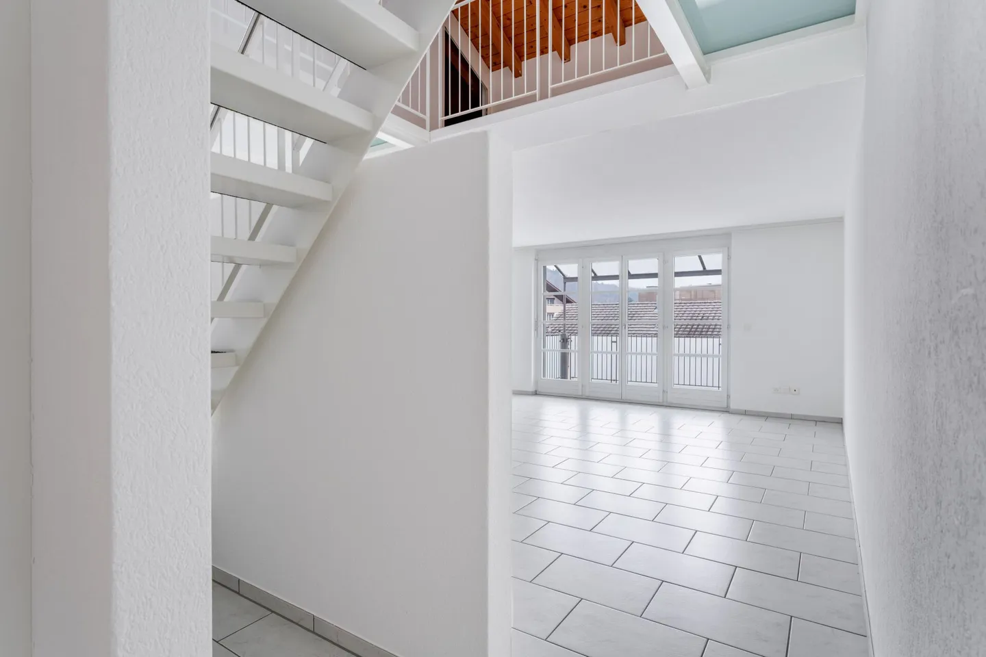 Original - spacious - affordable - Photo 4 of 12