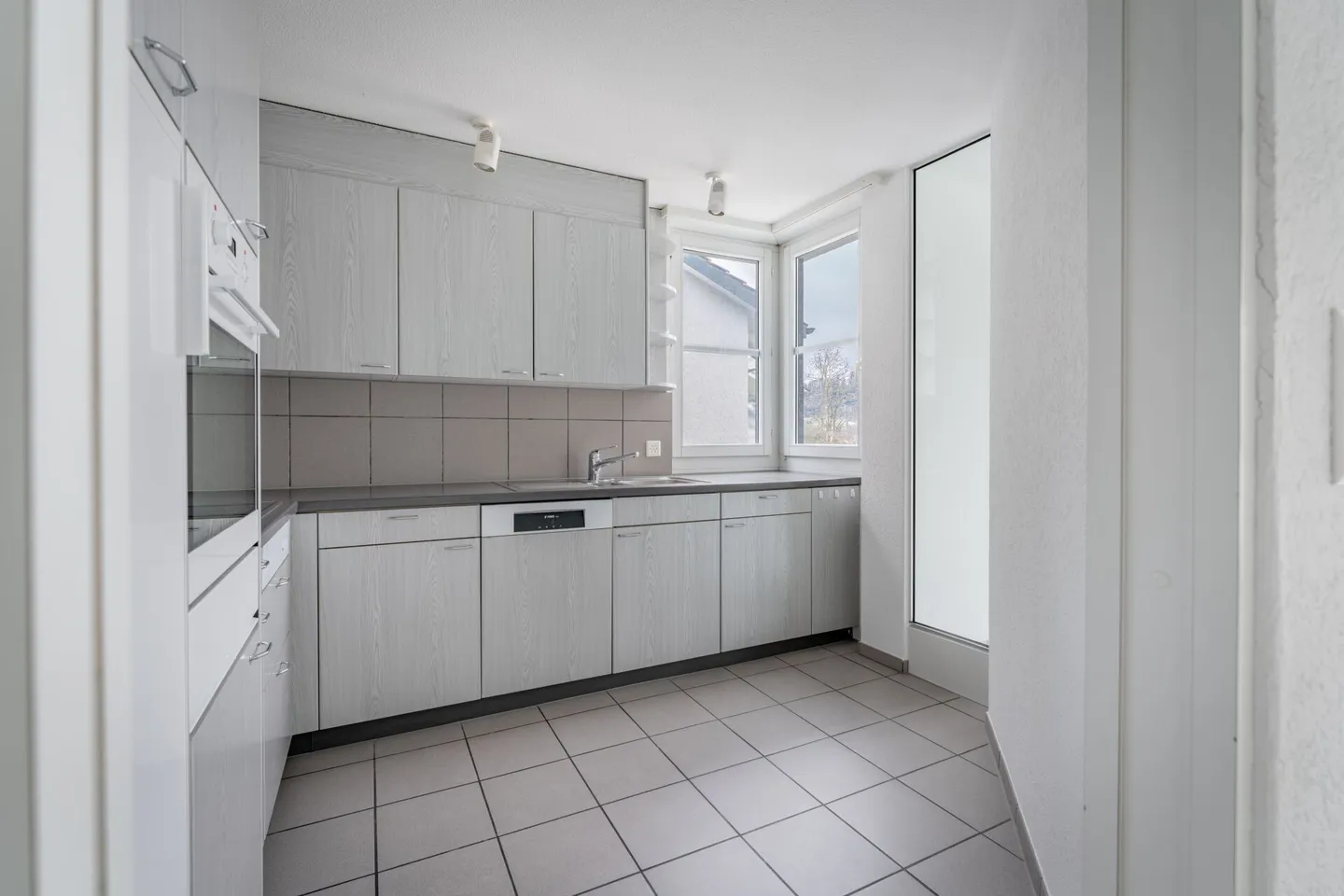 Original - spacious - affordable - Photo 6 of 12