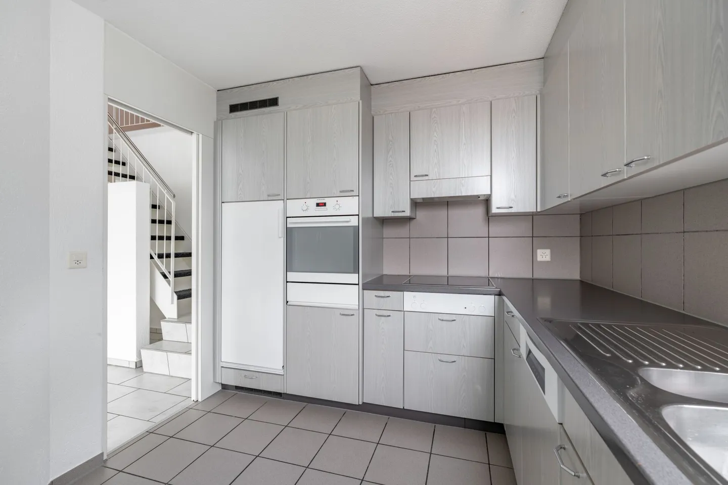 Original - spacious - affordable - Photo 7 of 12