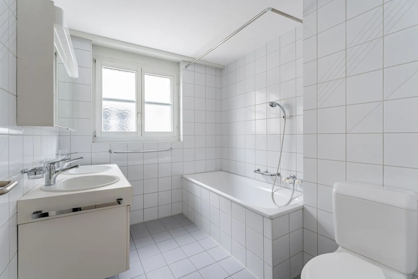 Original - spacious - affordable - Photo 8 of 12