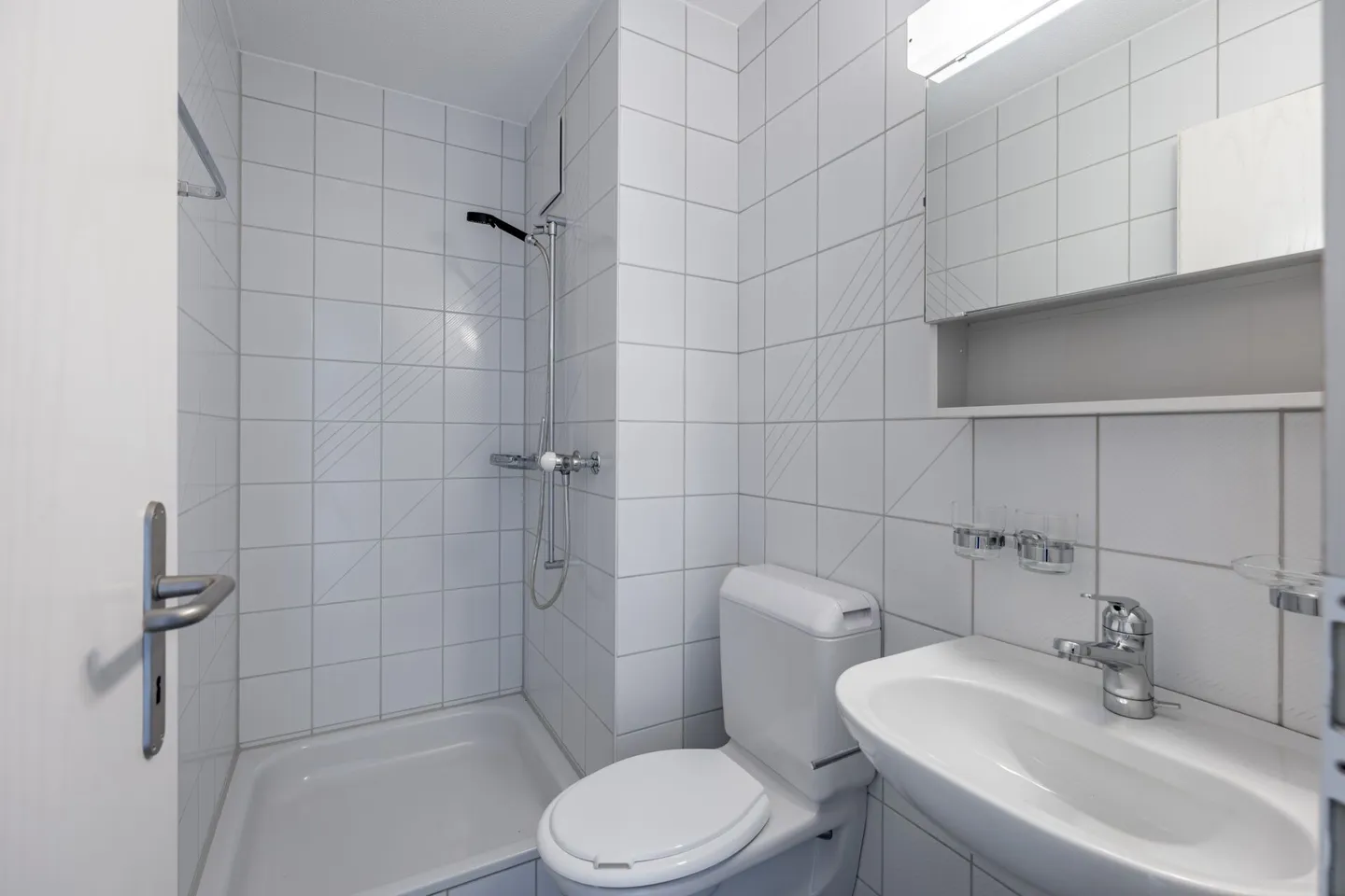 Original - spacious - affordable - Photo 9 of 12