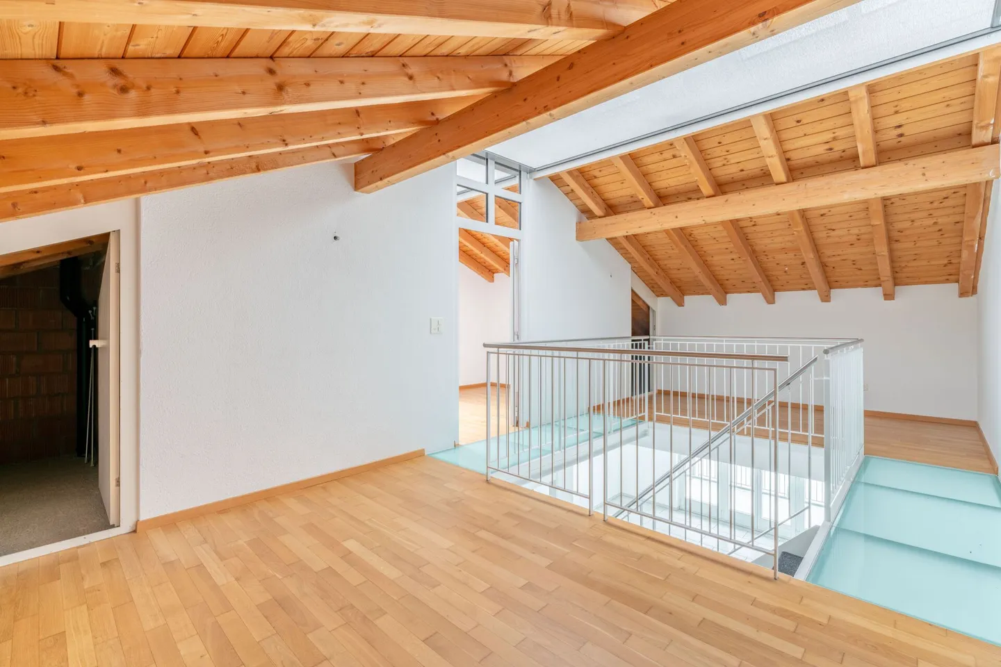 Original - spacious - affordable - Photo 10 of 12
