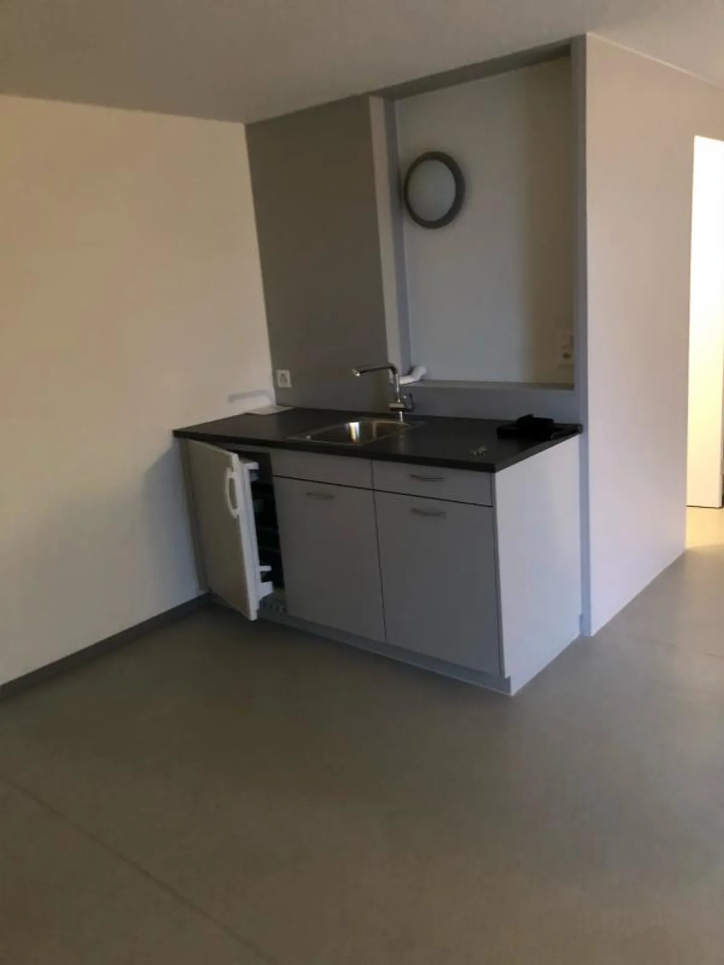 Gewerberaum mit Café - Foto 2 von 3