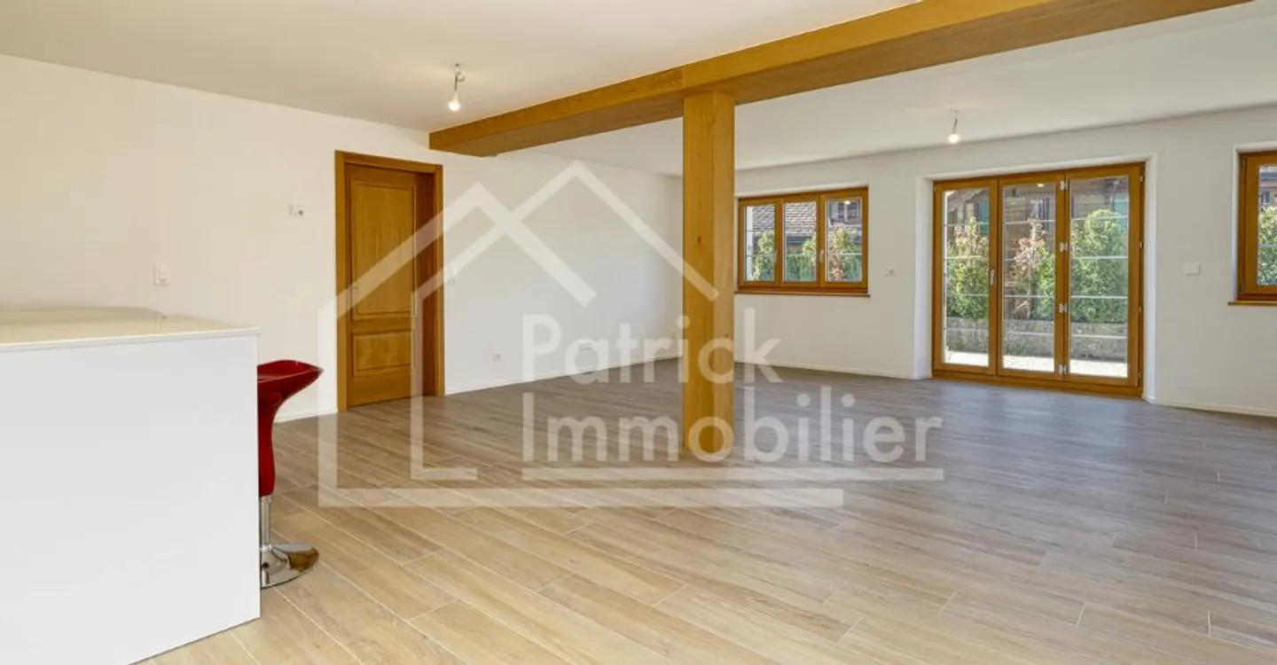 Geräumige 5,5-Zimmer-Wohnung mit 100 m² Terrasse - Foto 2 von 12