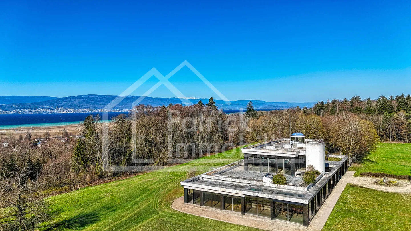 Villa de Luxe avec Vue sur le Lac - Photo 2 sur 13