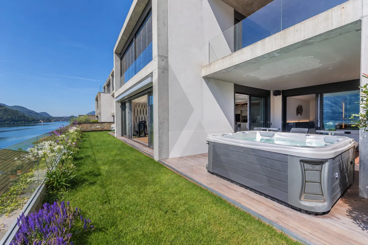 Luxuswohnung mit Seeblick - Foto 1 von 23