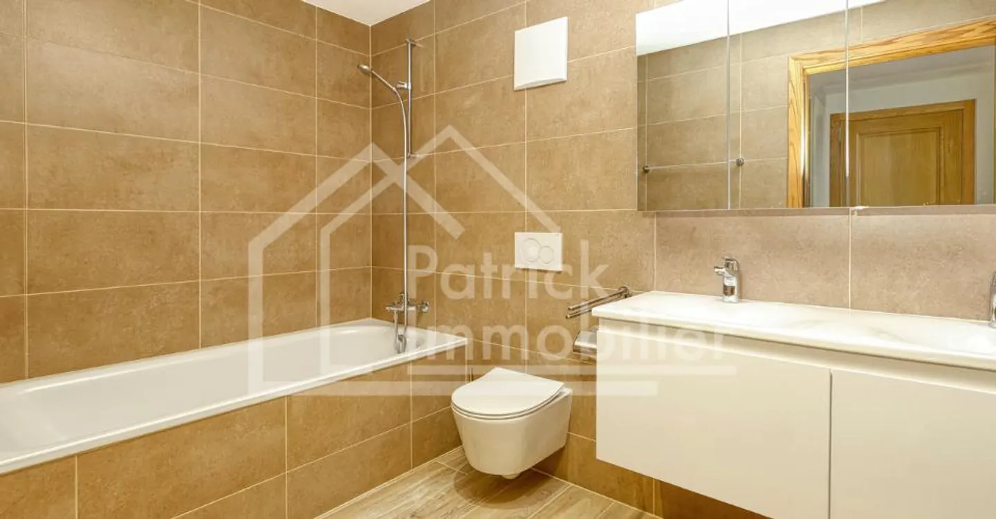 Geräumige 5,5-Zimmer-Wohnung mit 100 m² Terrasse - Foto 7 von 12