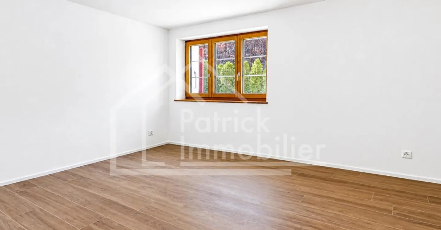 Geräumige 5,5-Zimmer-Wohnung mit 100 m² Terrasse - Foto 8 von 12