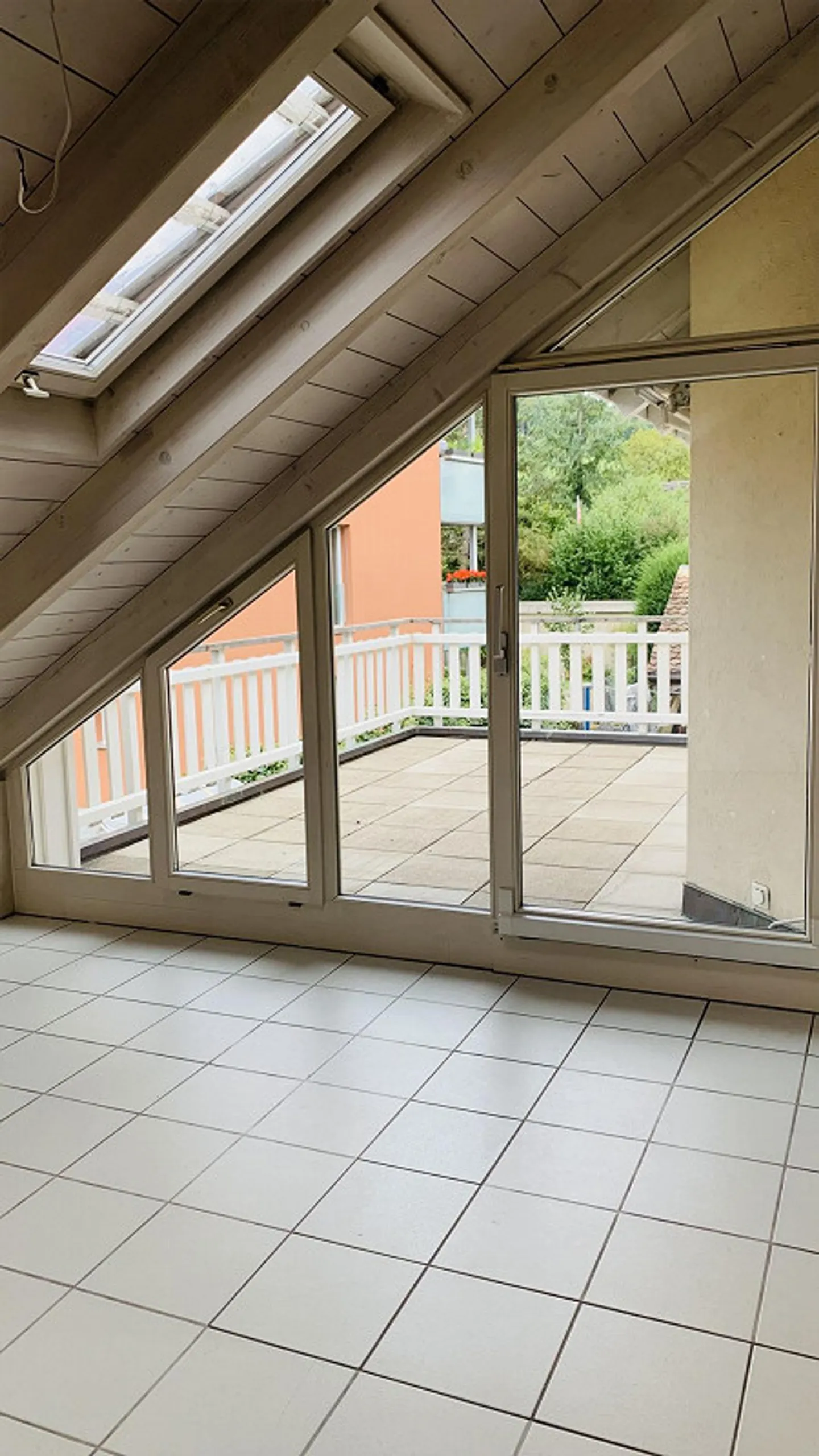 Cozy Maisonette Apartment - Photo 6 of 10