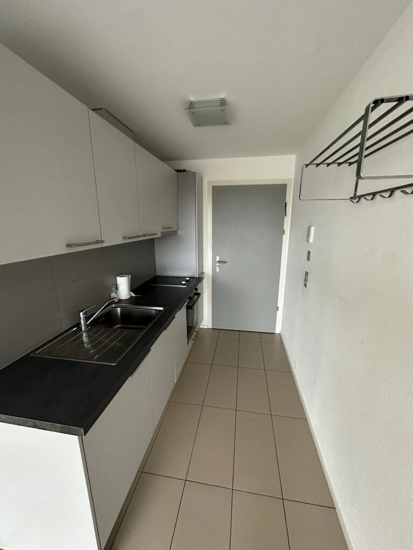 Pretty studio with balcony and fitted kitchen - Photo 2 of 4