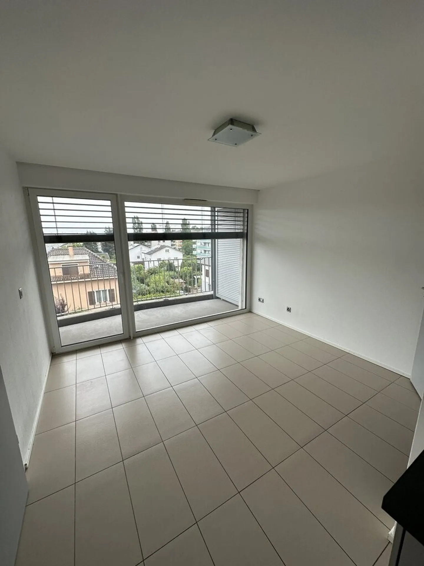 Pretty studio with balcony and fitted kitchen - Photo 3 of 4