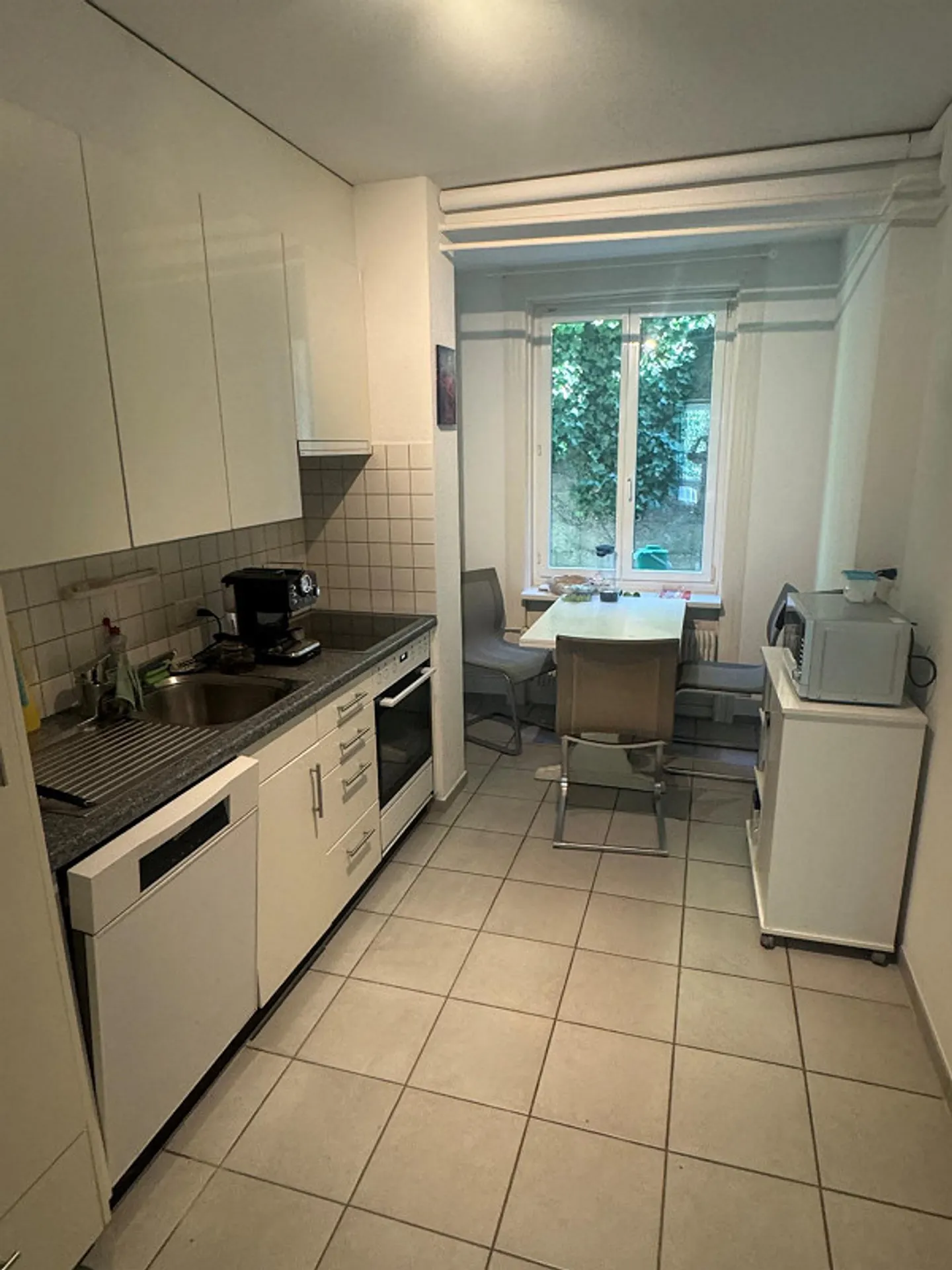 Renovated 5-room Art Nouveau apartment - Photo 1 of 8