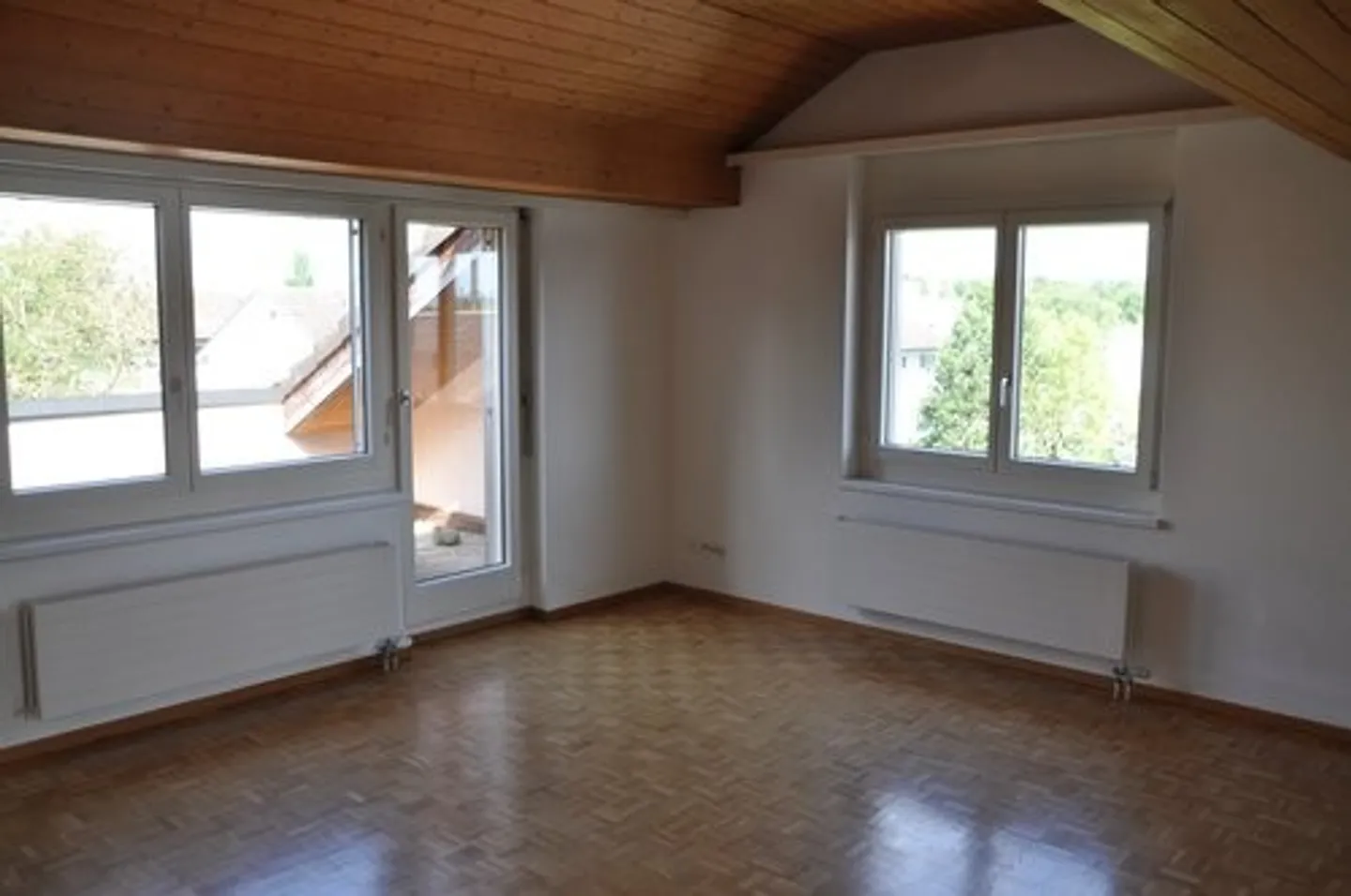 Charming 2.5-Room Apartment - Photo 3 of 11