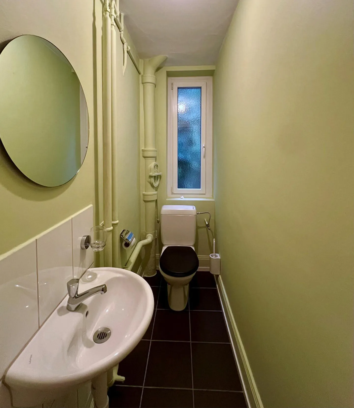 Renovated 5-room Art Nouveau apartment - Photo 3 of 8