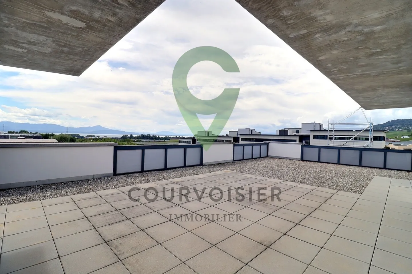 MENO DI 6.000.-- FR/M2 AD AUBONNE - VISTA IMPRENDIBILE SUL BACINO DEL LEMAN - Foto 12 di 13